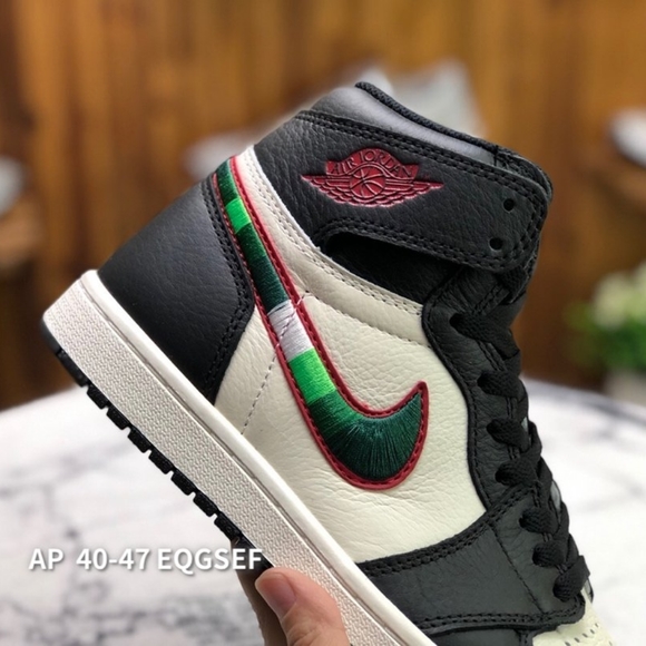 purple and gold jordan 1